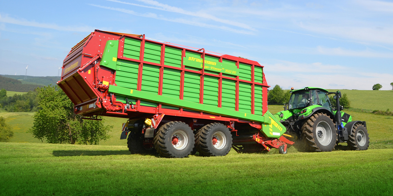 Strautmann Super Vitesse lifting grass